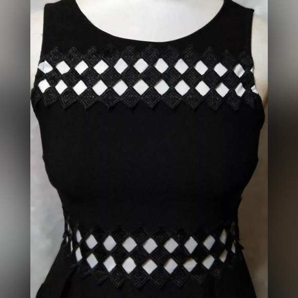 NWT Jun & Ivy black and white short dress. Size Medium. - Picture 2 of 6